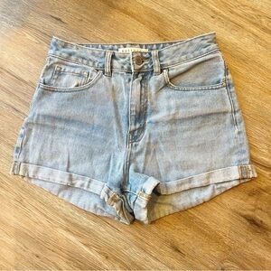 Bullhead Light Wash Denim Shorts